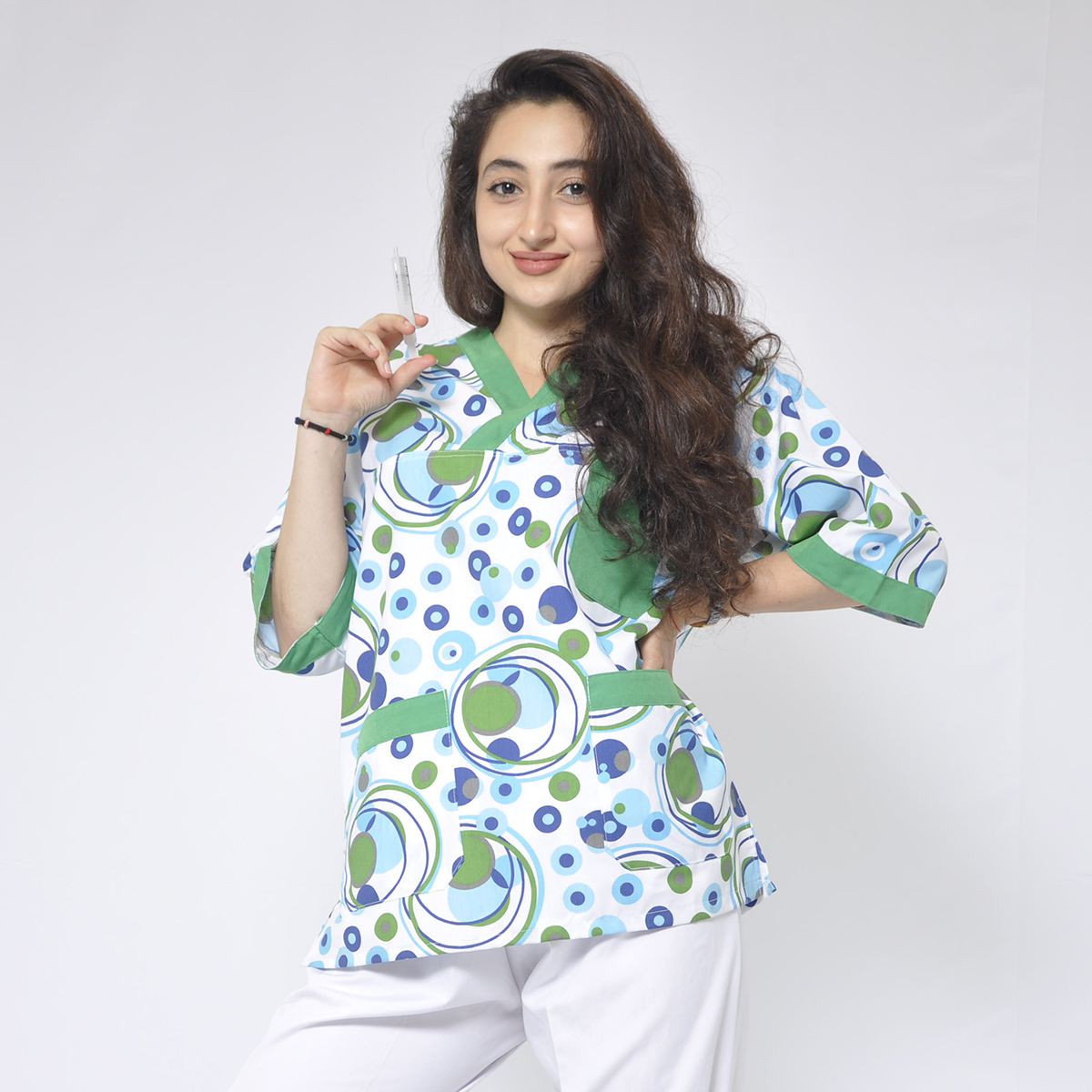 Çok renkli hemşire üniforması