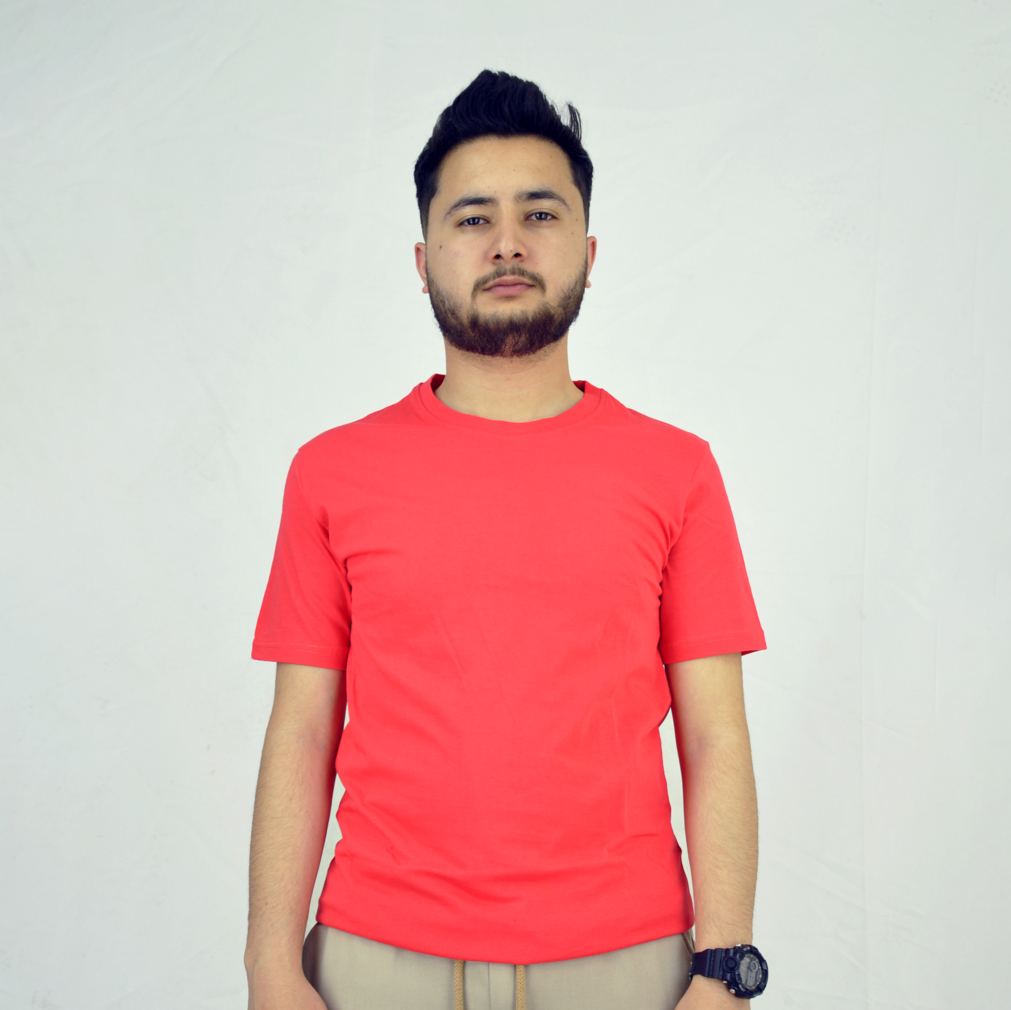 Yuvarlak yakalı gömlek