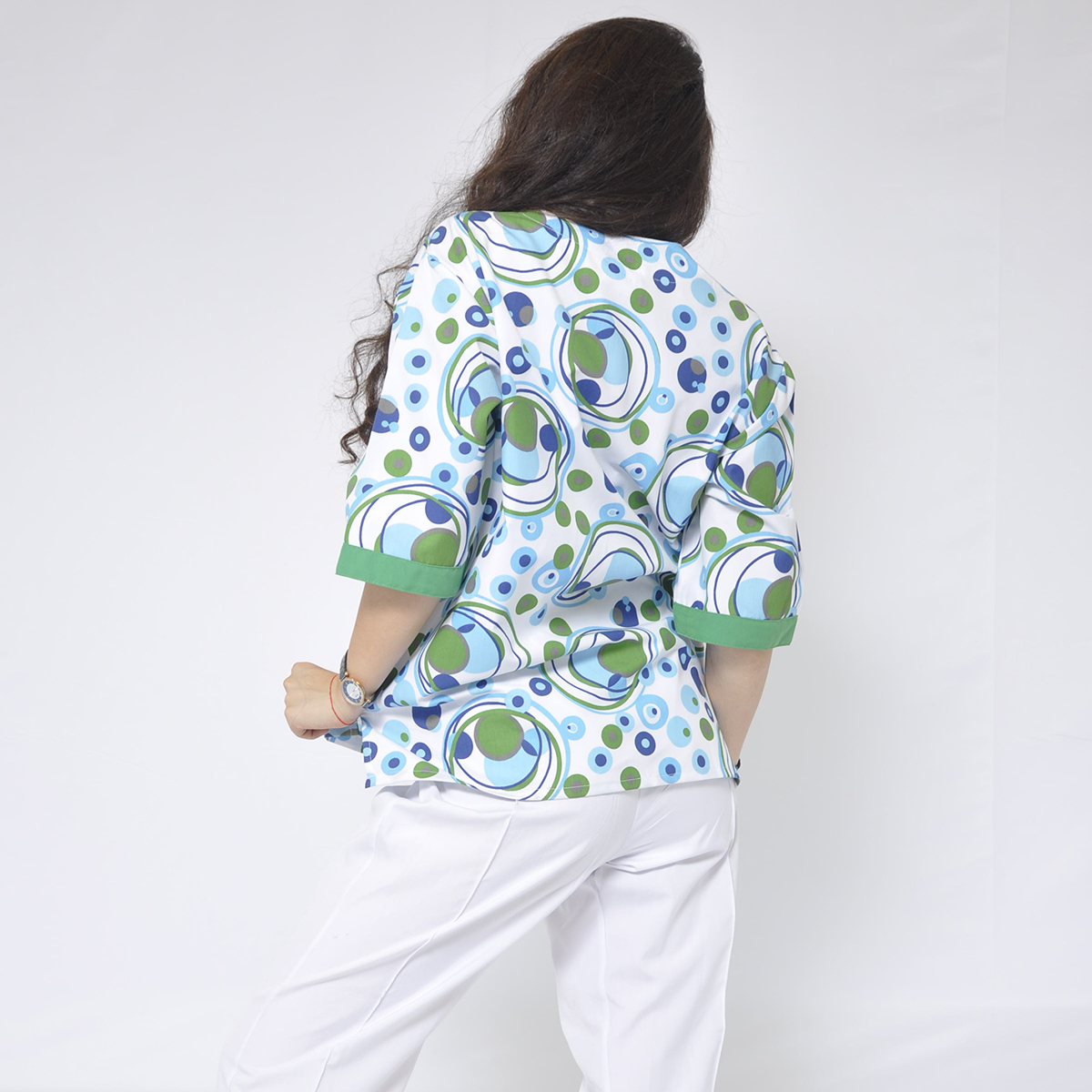 Çok renkli hemşire üniforması