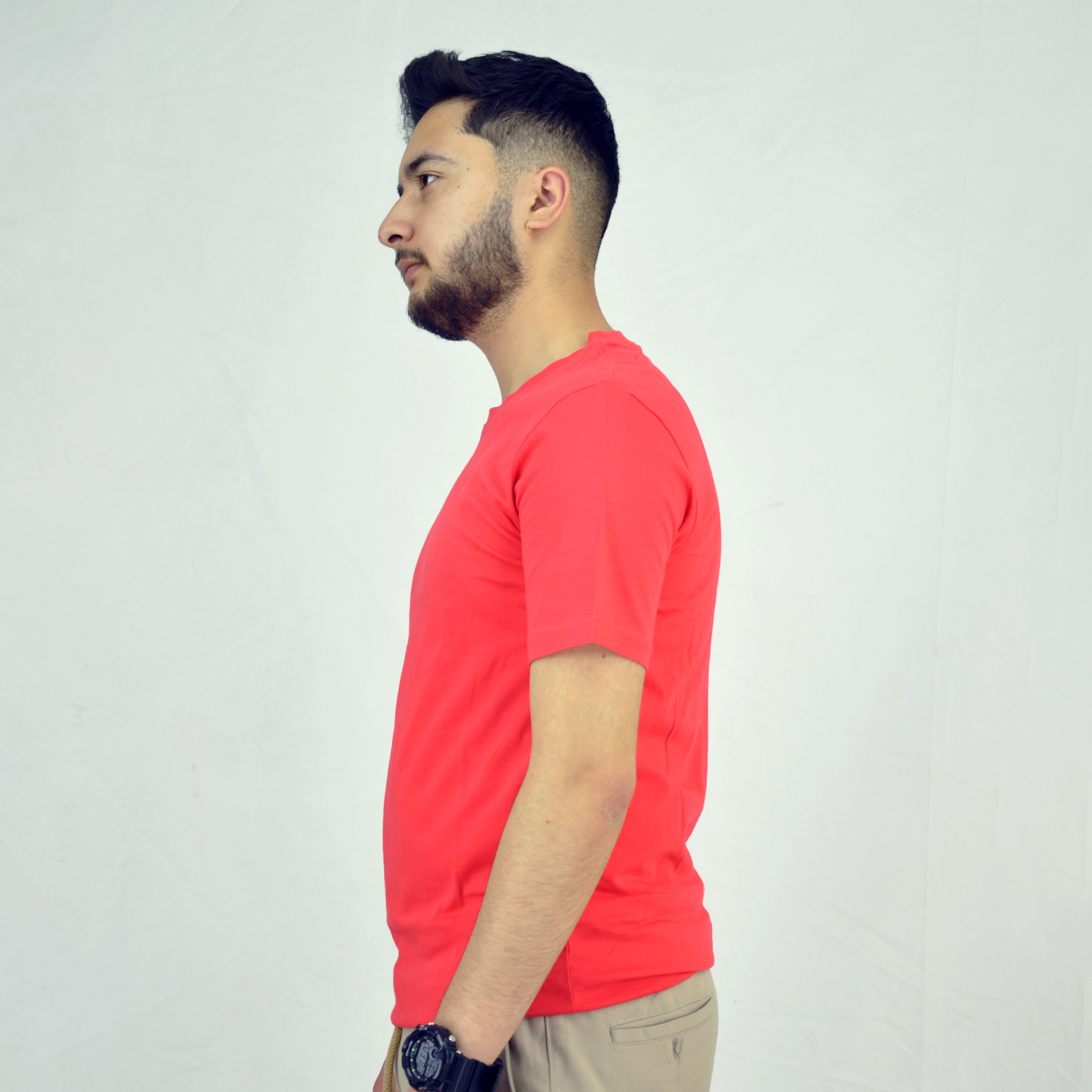 Yuvarlak yakalı gömlek