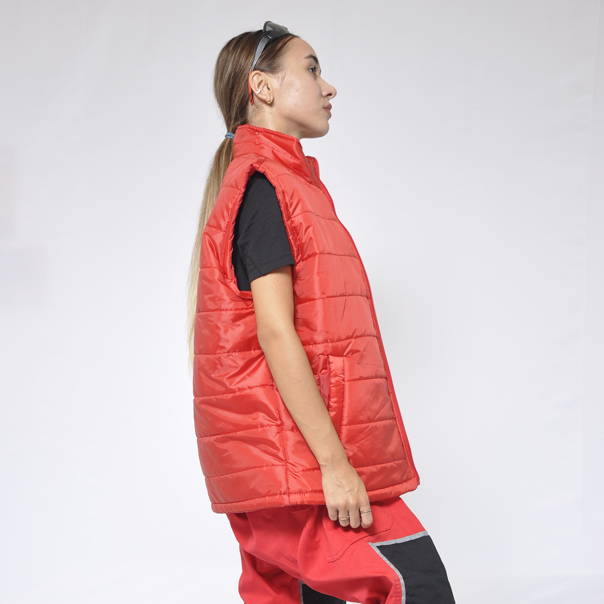 Kırmızı iş yeleği