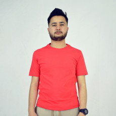 Yuvarlak yakalı gömlek