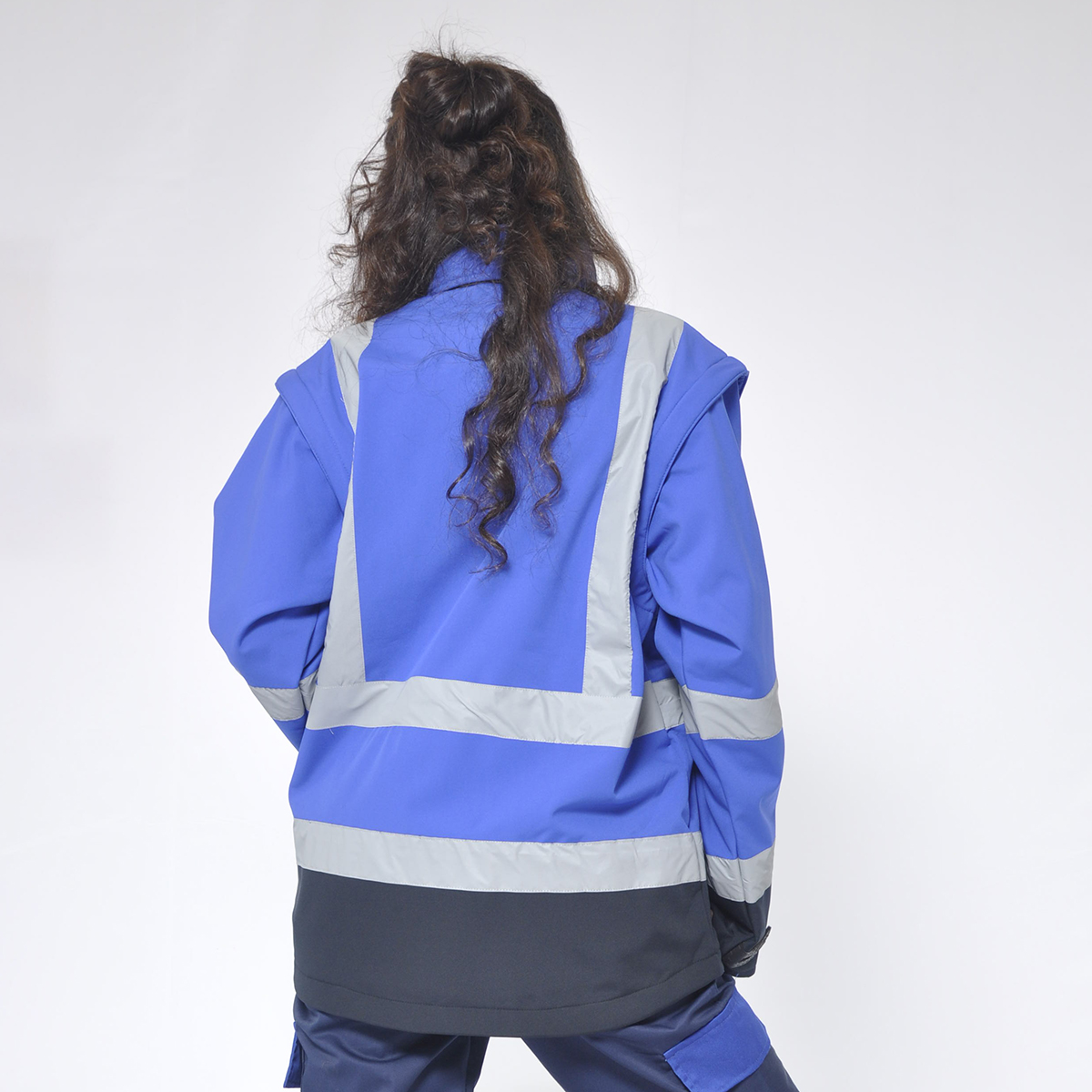 SoftShell Reflektorlu Gödəkçə - İstilik, Rahatlıq və Yüksək Görünürlük