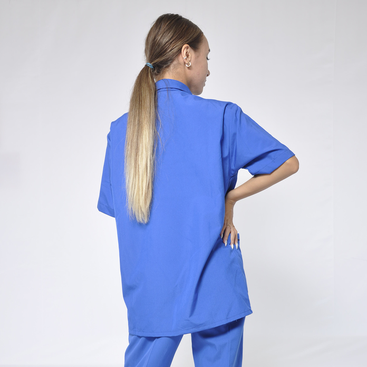 Yakalı hemşire üniforması