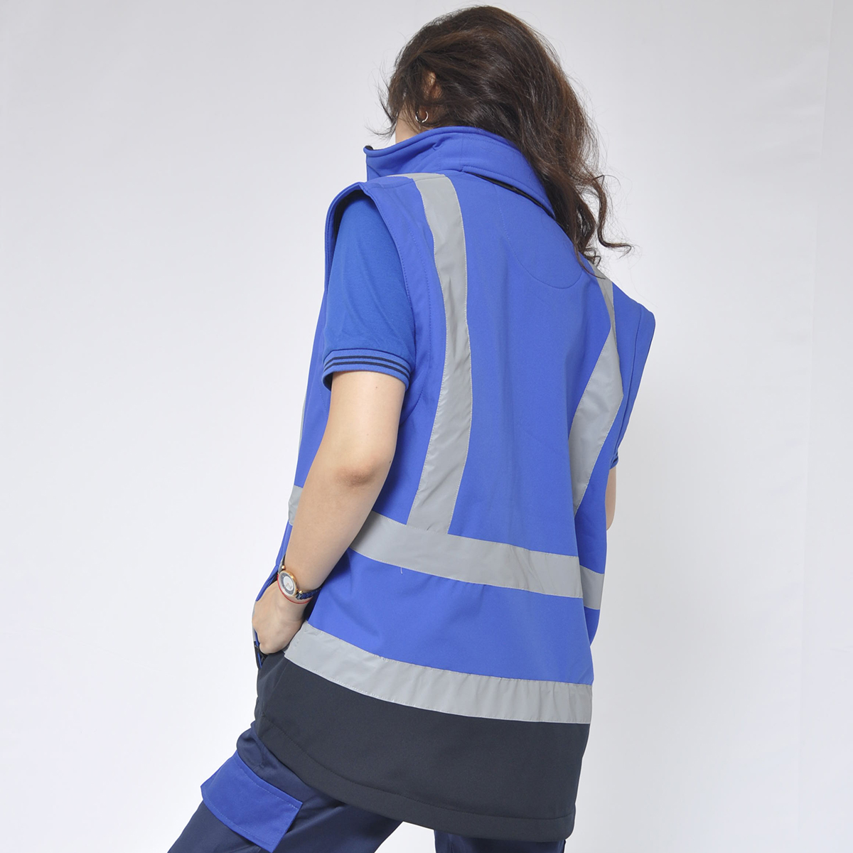 SoftShell Reflektorlu Gödəkçə - İstilik, Rahatlıq və Yüksək Görünürlük