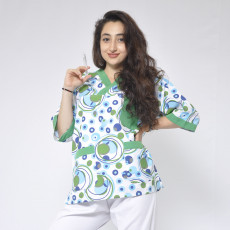 Çok renkli hemşire üniforması