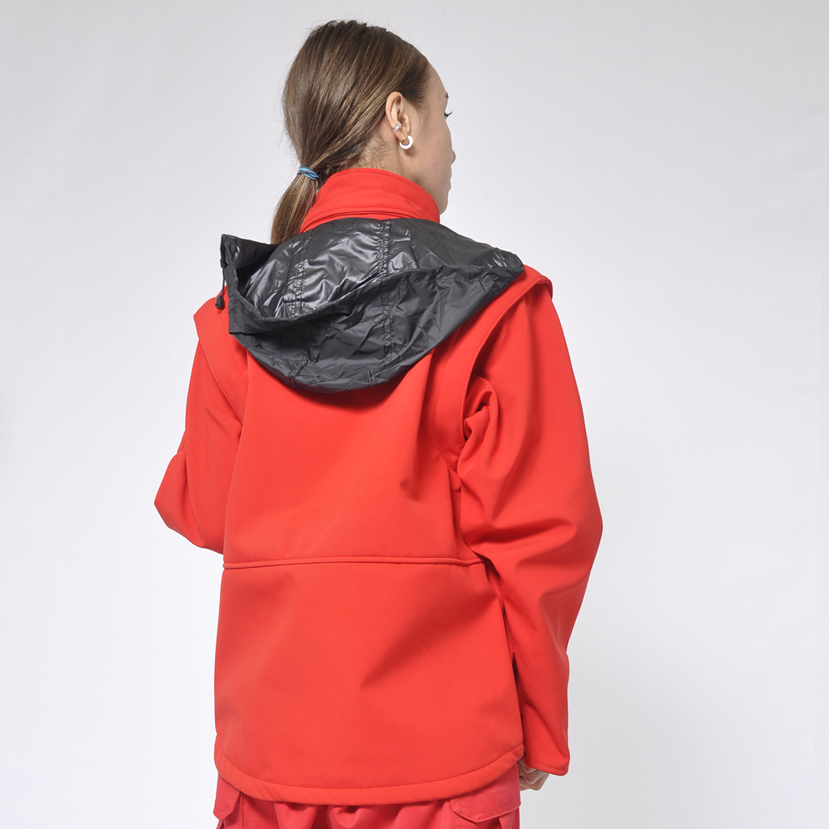 Coat with removable sleeves