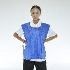 Mavi temizlikçi giyimi