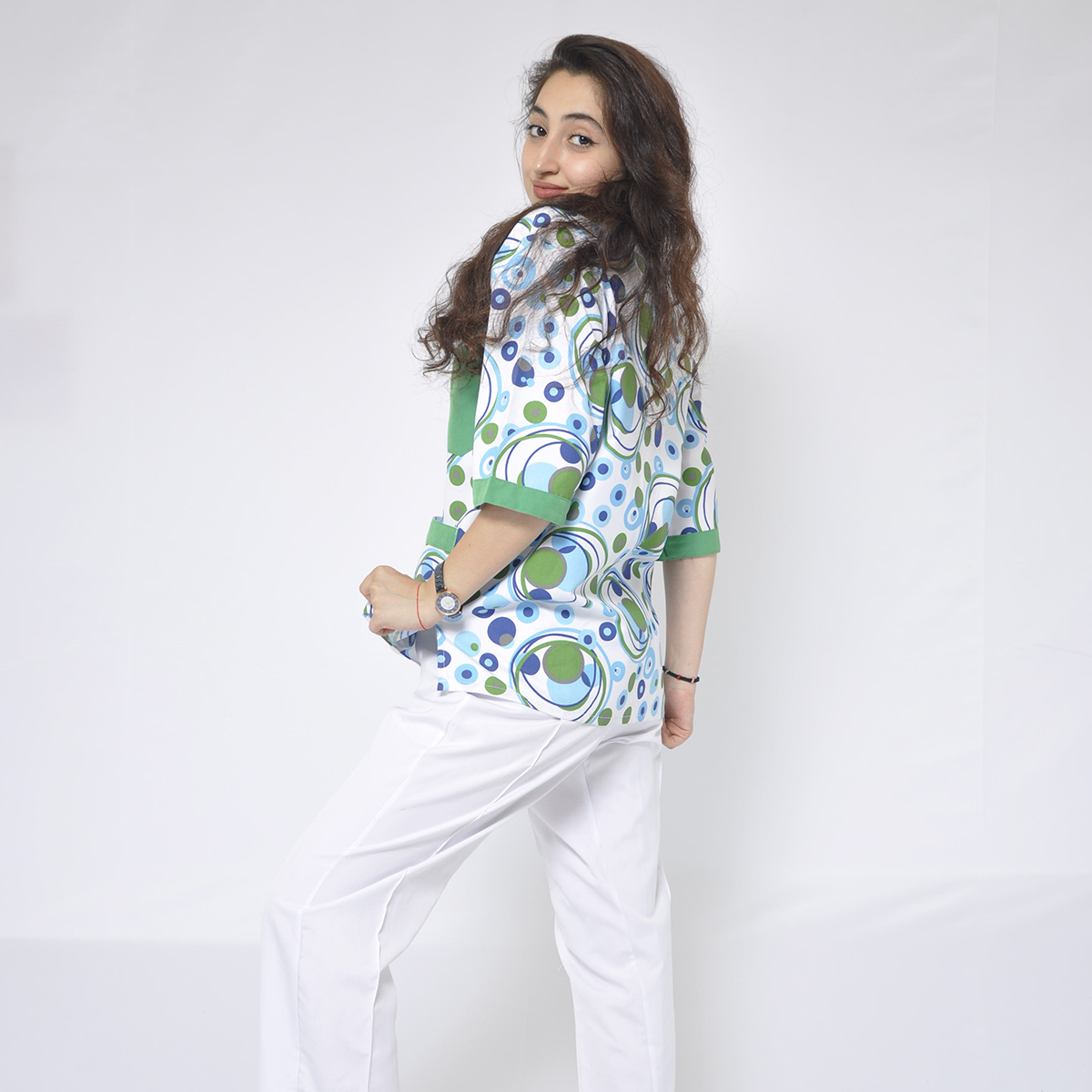 Çok renkli hemşire üniforması