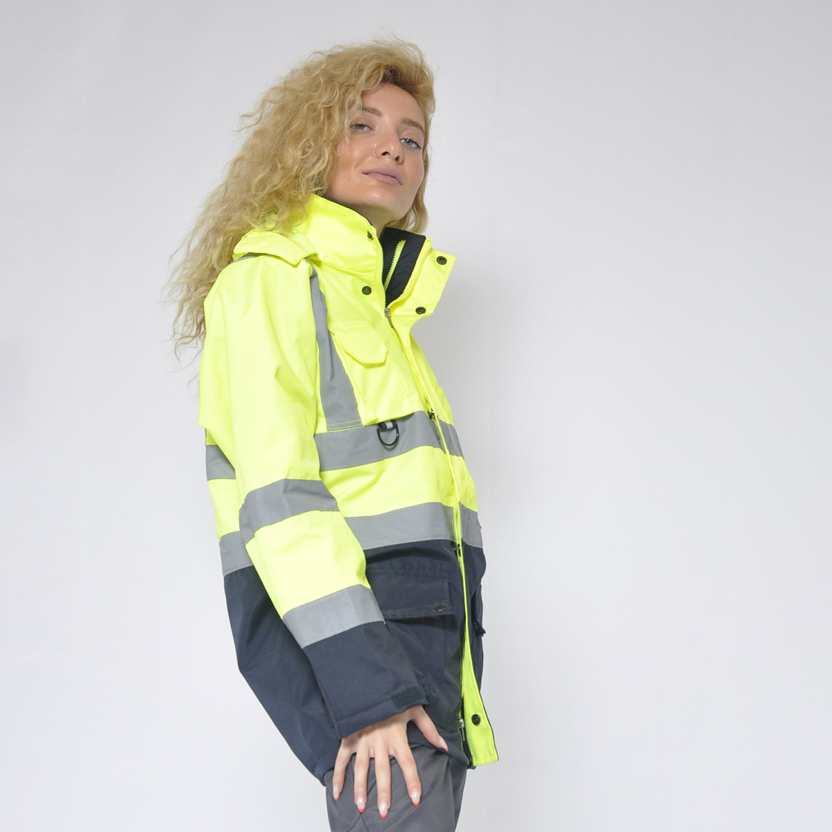 Çok fonksiyonlu reflektörlü mont